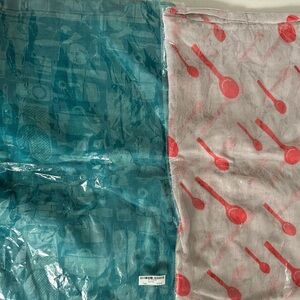 Set of 2 Pampered Chef Women’s scarves!